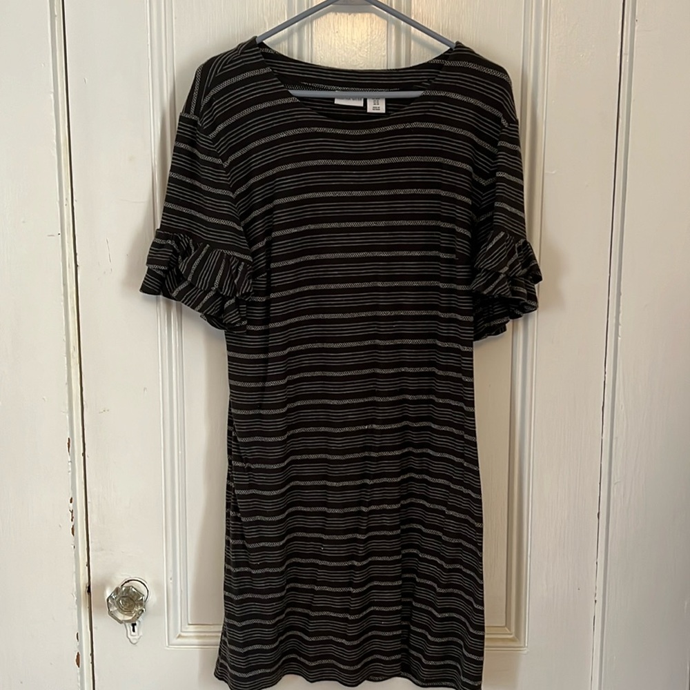 Ruffle sleeve dress